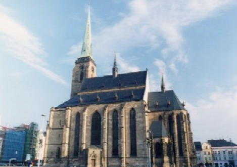 チェコ・プルゼニュ市の象徴聖バルトロミェイ教会